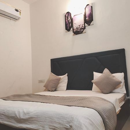Hotel Brothers Agra  Bagian luar foto