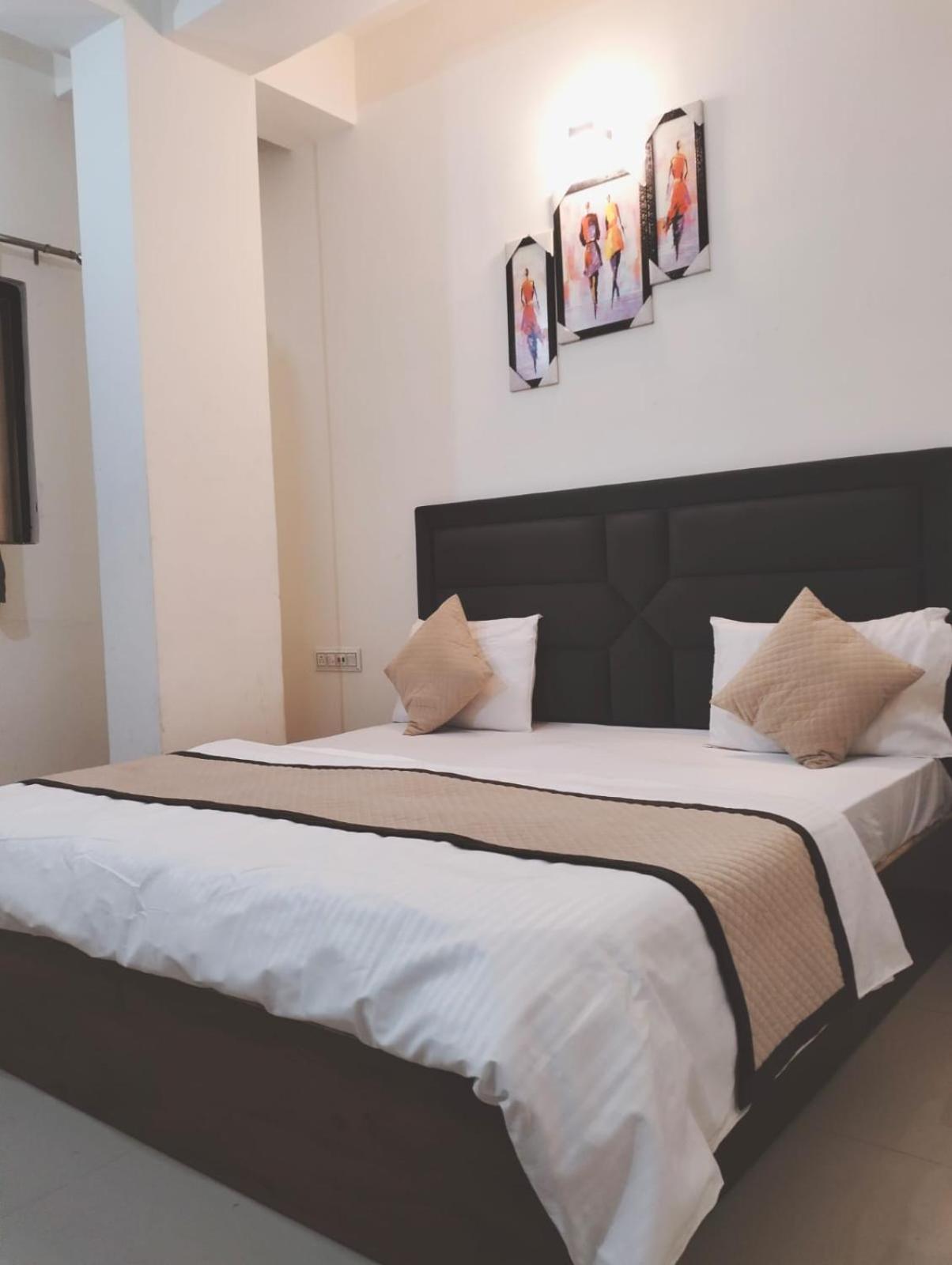 Hotel Brothers Agra  Bagian luar foto