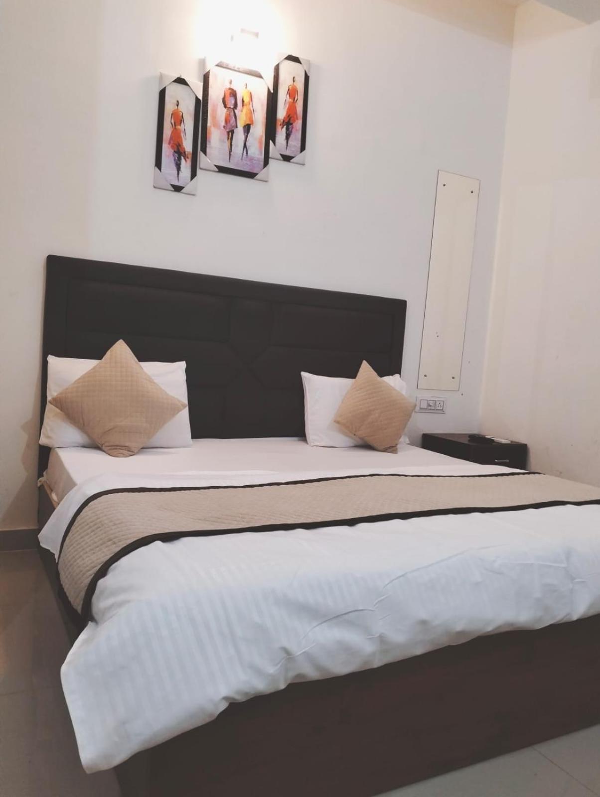 Hotel Brothers Agra  Bagian luar foto