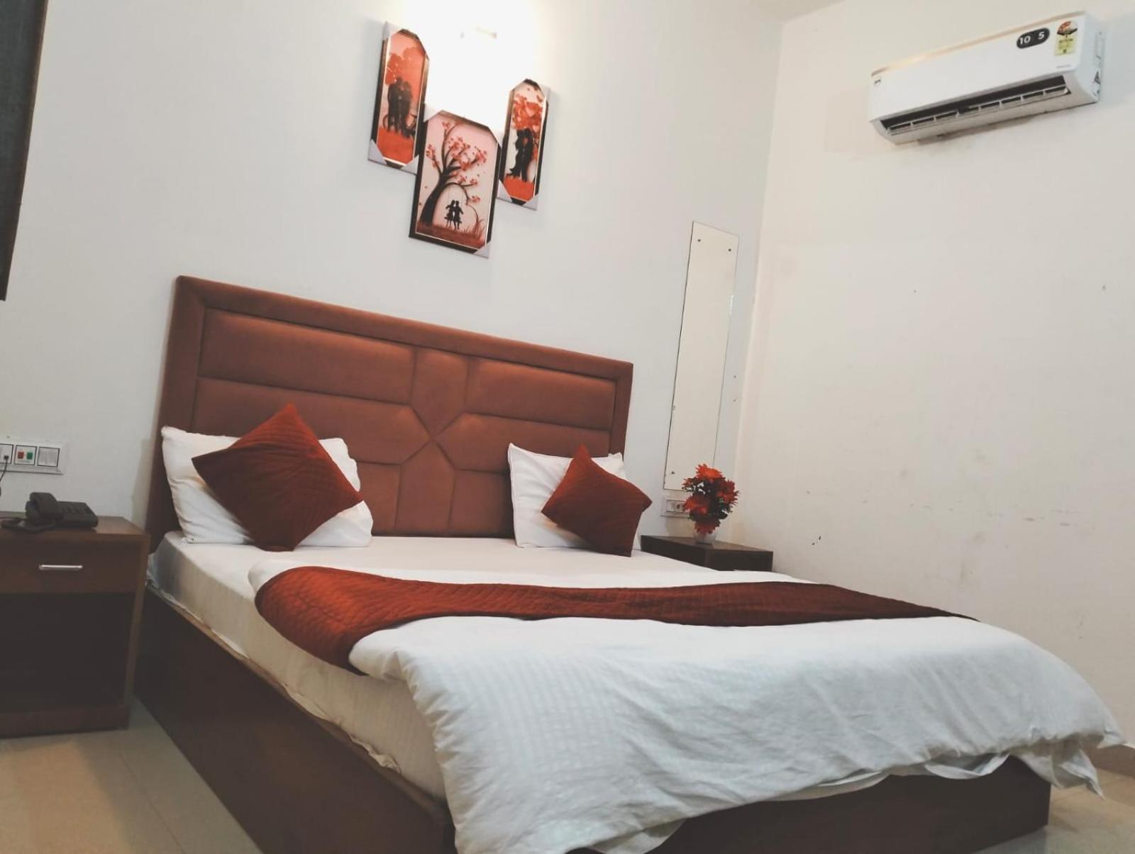 Hotel Brothers Agra  Bagian luar foto
