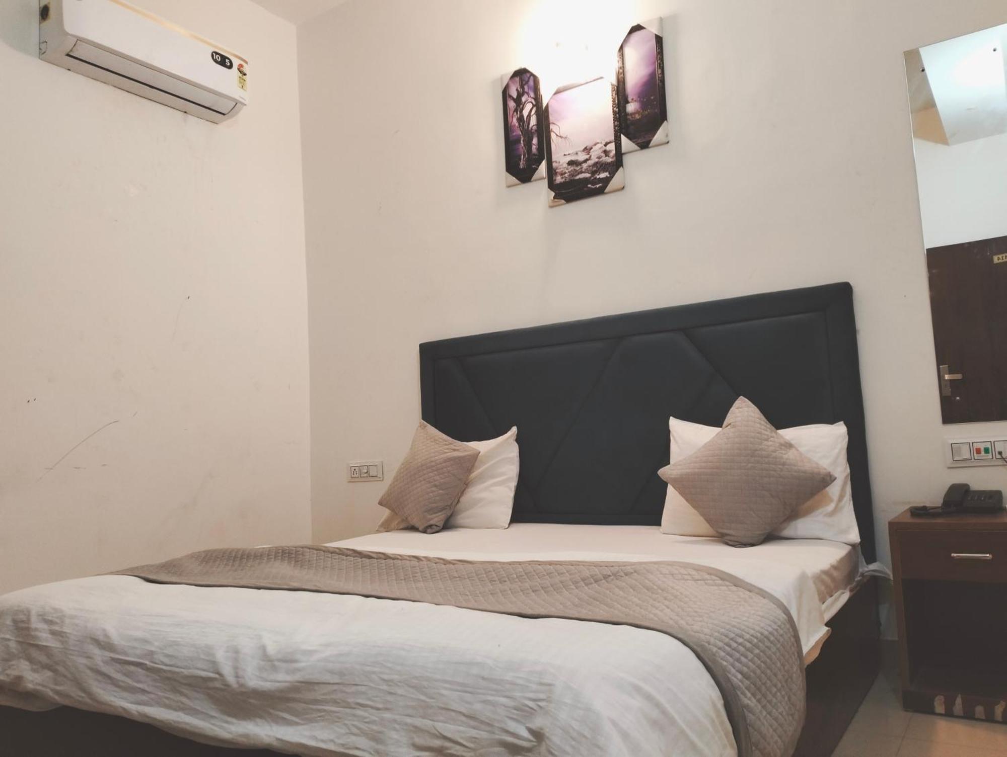 Hotel Brothers Agra  Bagian luar foto